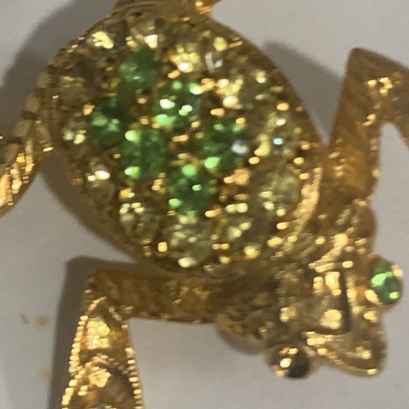 Goldtone Tree Frog Brooch Pin - Picture 4 of 7